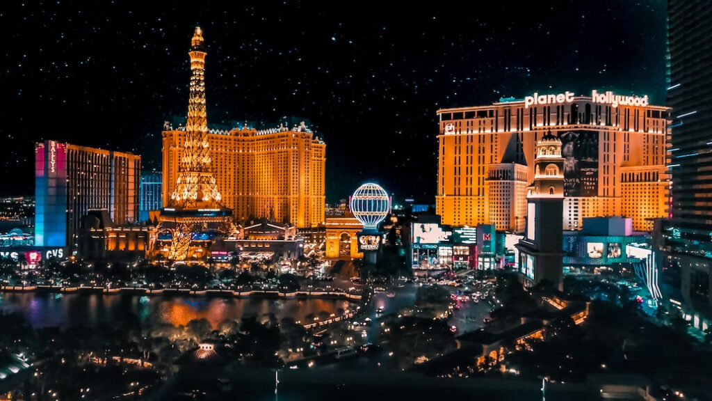 THE LAS VEGAS ULTIMATE LUXURY BUDGET TRAVEL GUIDE